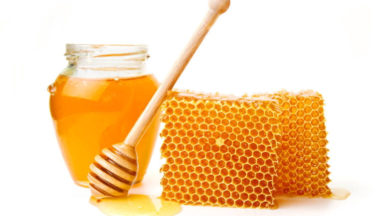 How to Use Honey as a Topical Antibiotic